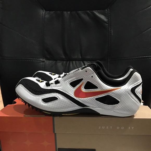 nike bowerman spikes